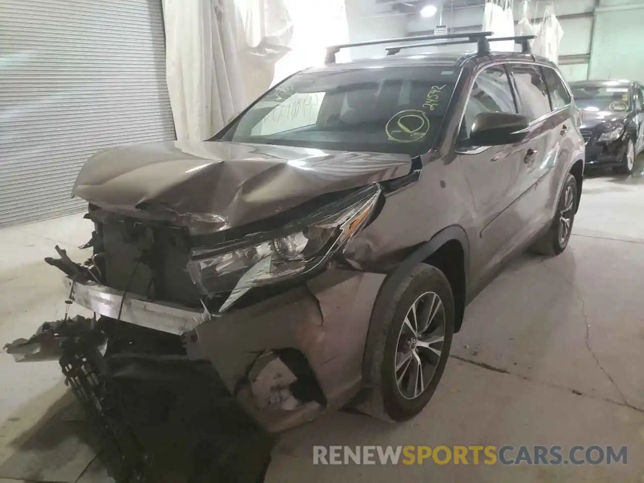 2 Photograph of a damaged car 5TDBZRFH1KS705678 TOYOTA HIGHLANDER 2019