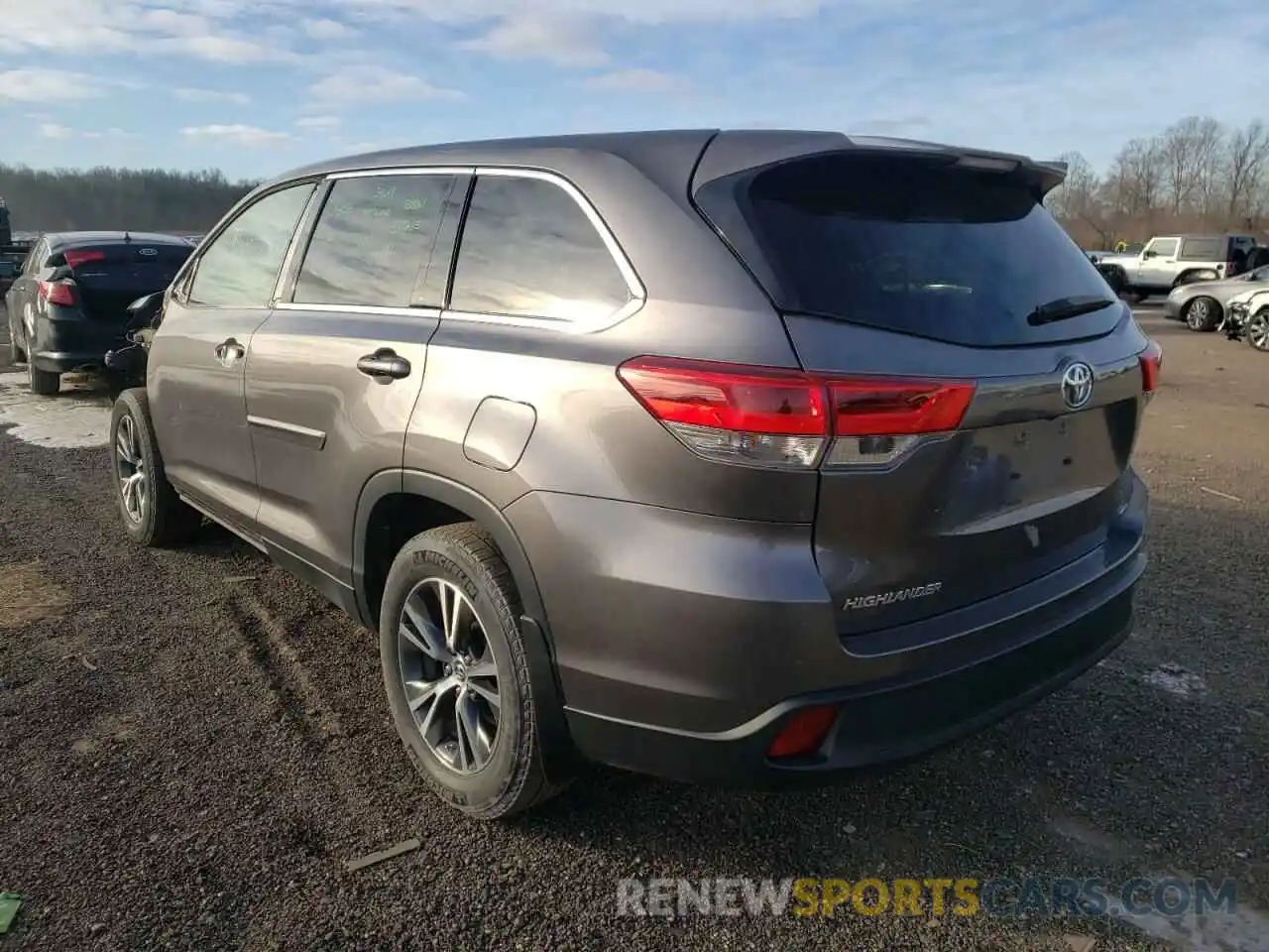 3 Photograph of a damaged car 5TDBZRFH1KS708869 TOYOTA HIGHLANDER 2019