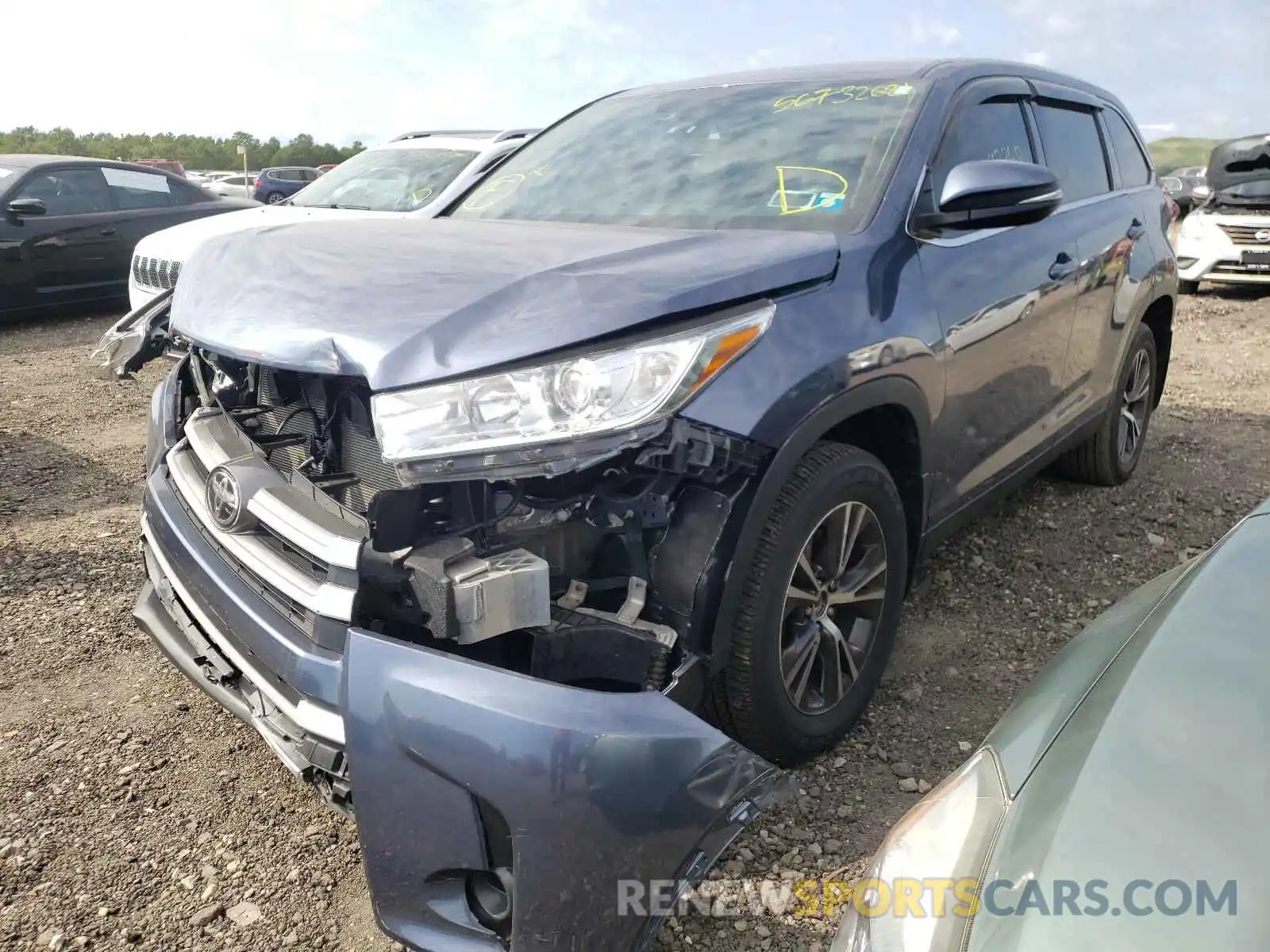 2 Photograph of a damaged car 5TDBZRFH1KS710329 TOYOTA HIGHLANDER 2019