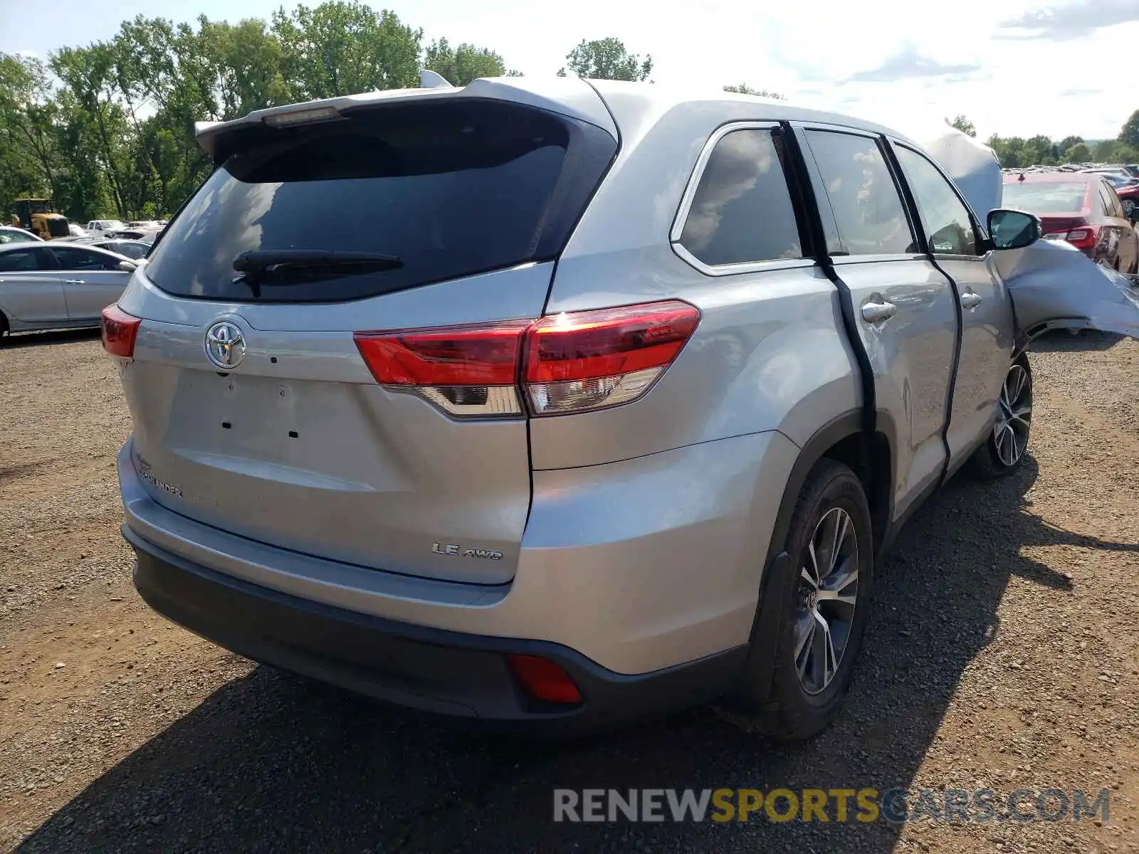 4 Photograph of a damaged car 5TDBZRFH1KS714543 TOYOTA HIGHLANDER 2019