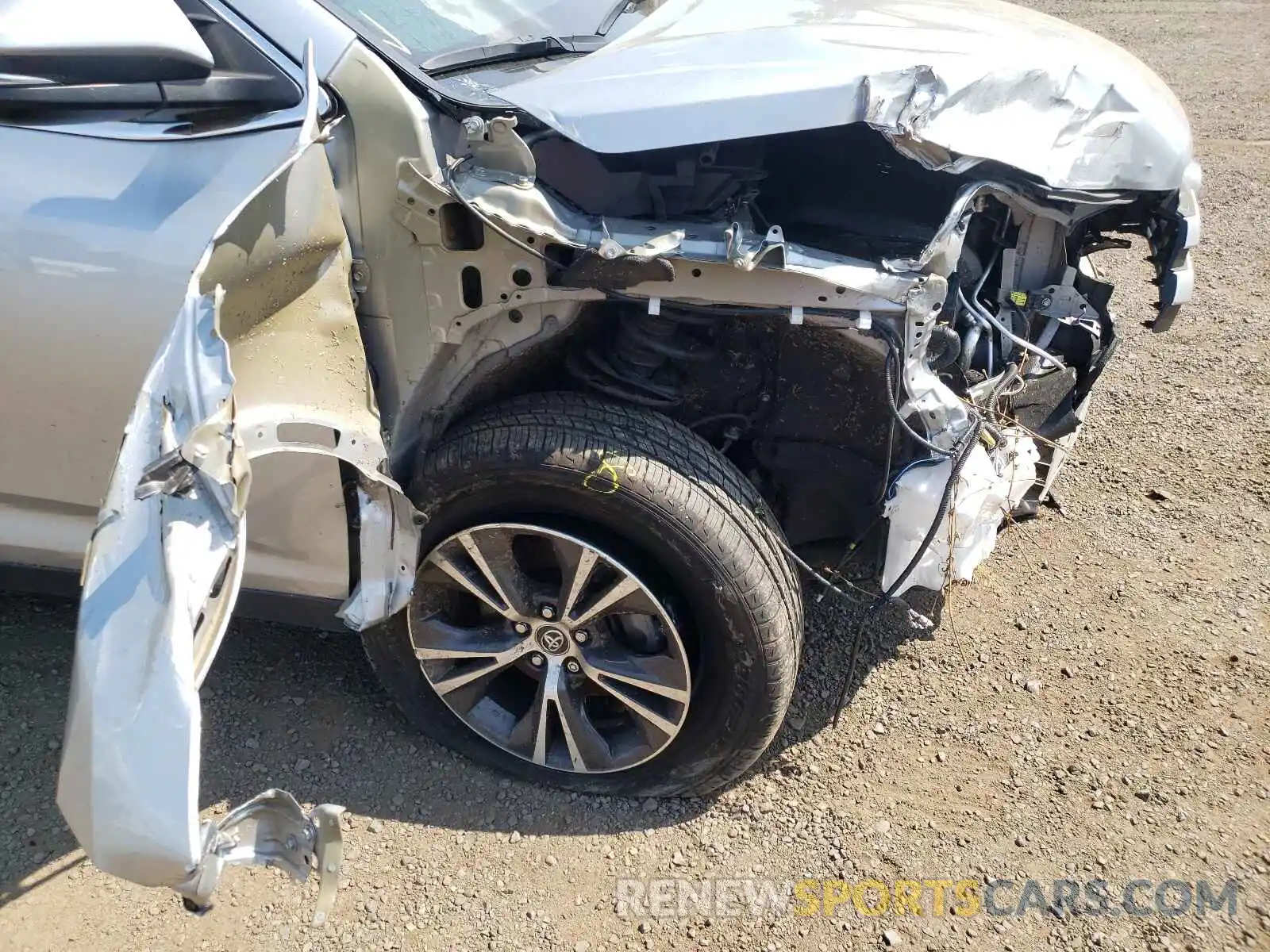 9 Photograph of a damaged car 5TDBZRFH1KS714543 TOYOTA HIGHLANDER 2019