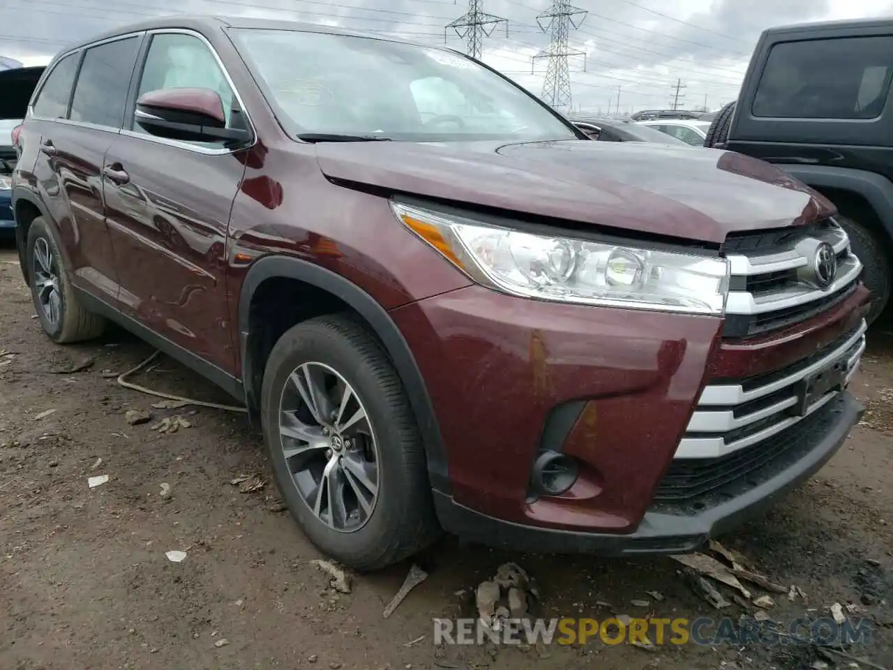 1 Photograph of a damaged car 5TDBZRFH1KS715353 TOYOTA HIGHLANDER 2019