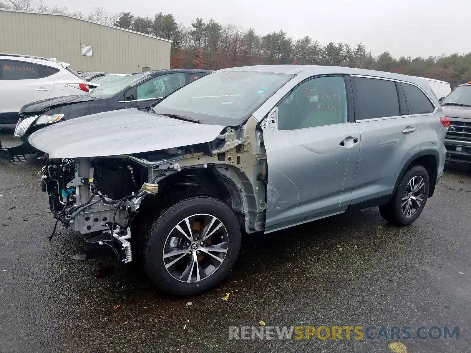 2 Photograph of a damaged car 5TDBZRFH1KS715921 TOYOTA HIGHLANDER 2019