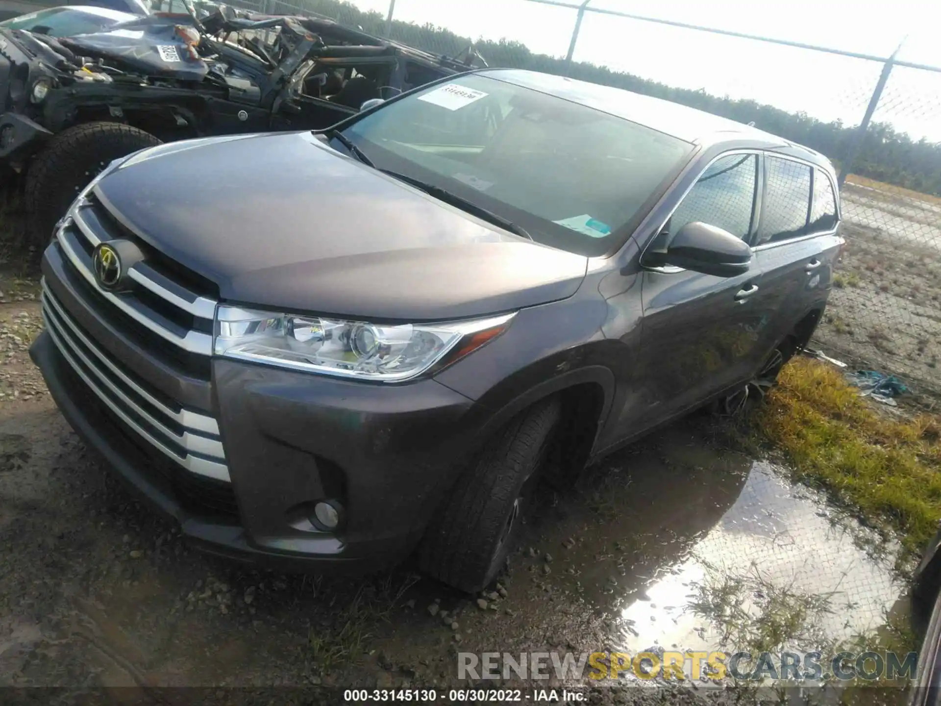 2 Photograph of a damaged car 5TDBZRFH1KS719600 TOYOTA HIGHLANDER 2019