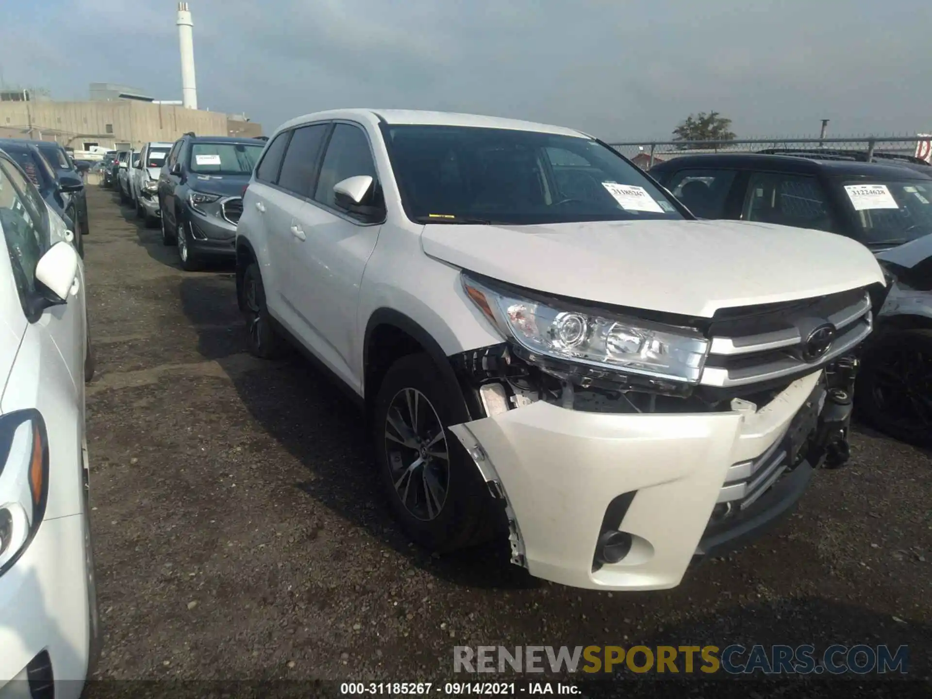 1 Photograph of a damaged car 5TDBZRFH1KS721900 TOYOTA HIGHLANDER 2019