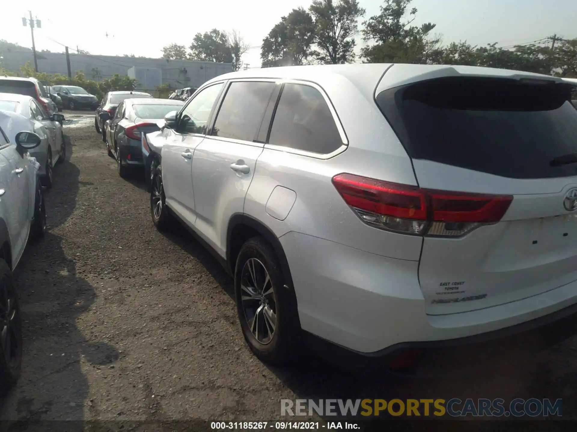 3 Photograph of a damaged car 5TDBZRFH1KS721900 TOYOTA HIGHLANDER 2019