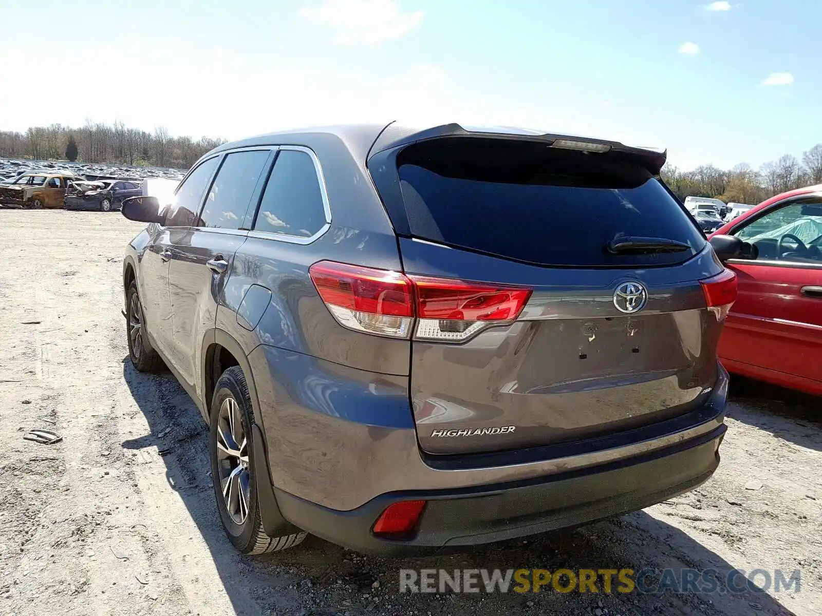 3 Photograph of a damaged car 5TDBZRFH1KS723789 TOYOTA HIGHLANDER 2019