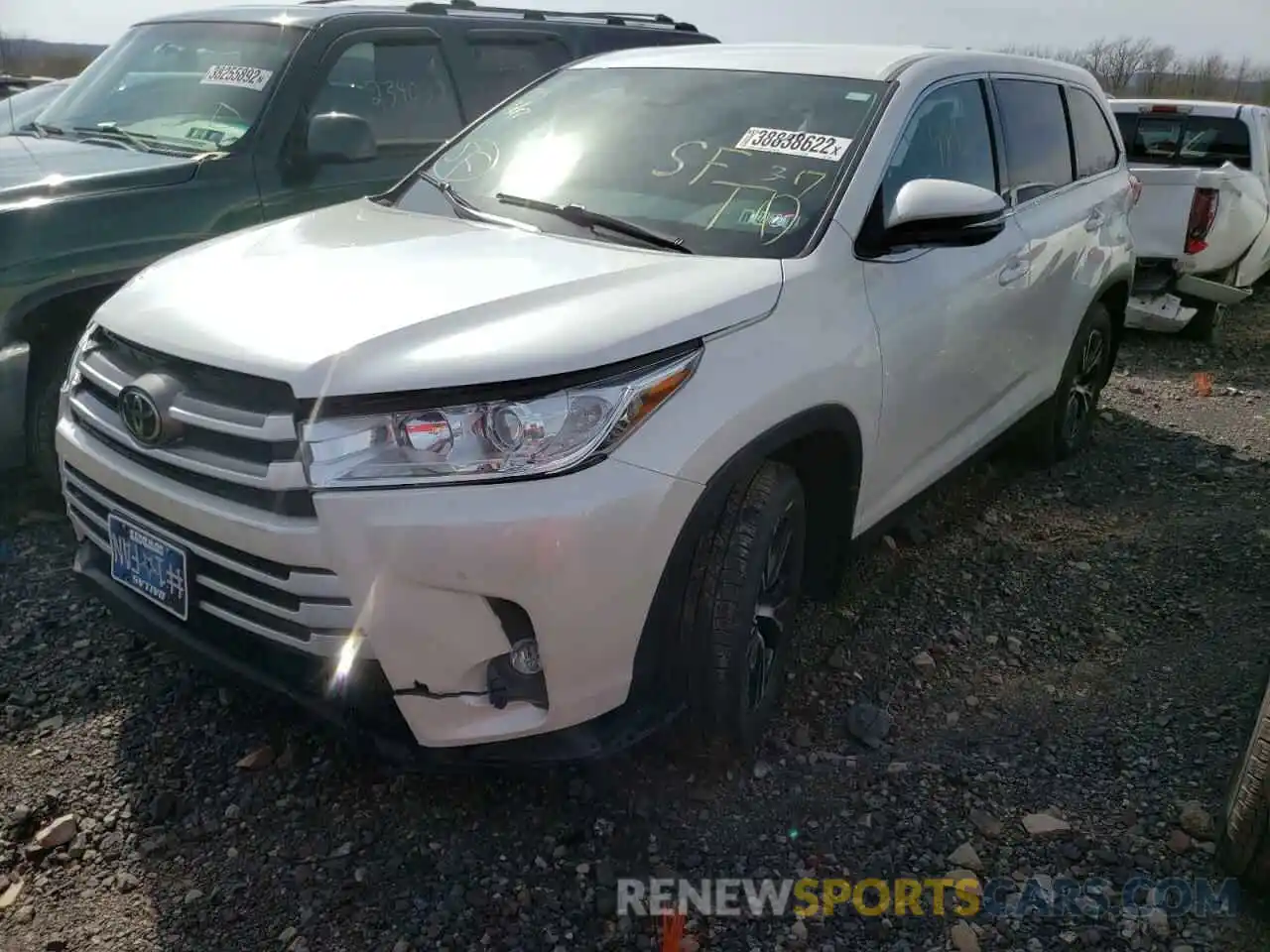 2 Photograph of a damaged car 5TDBZRFH1KS730838 TOYOTA HIGHLANDER 2019