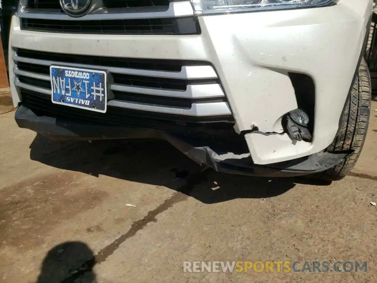 9 Photograph of a damaged car 5TDBZRFH1KS730838 TOYOTA HIGHLANDER 2019