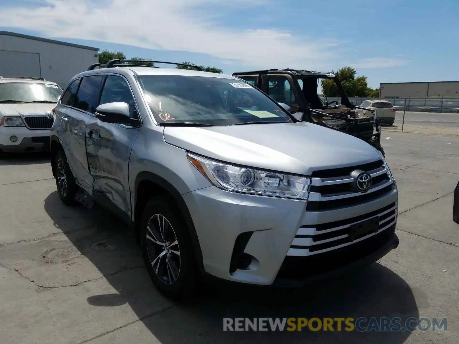 1 Photograph of a damaged car 5TDBZRFH1KS740477 TOYOTA HIGHLANDER 2019