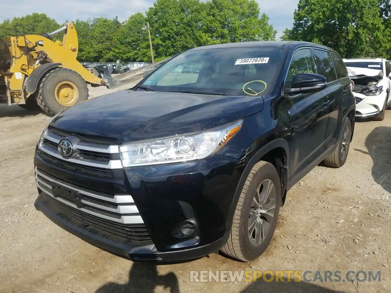 2 Photograph of a damaged car 5TDBZRFH1KS741273 TOYOTA HIGHLANDER 2019