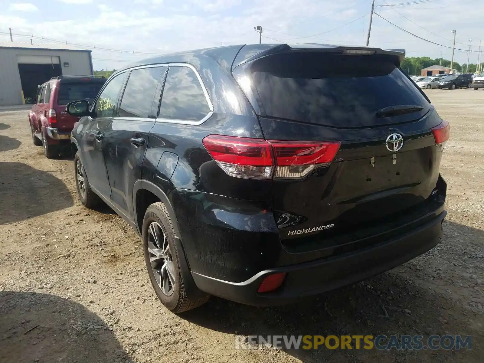 3 Photograph of a damaged car 5TDBZRFH1KS741273 TOYOTA HIGHLANDER 2019