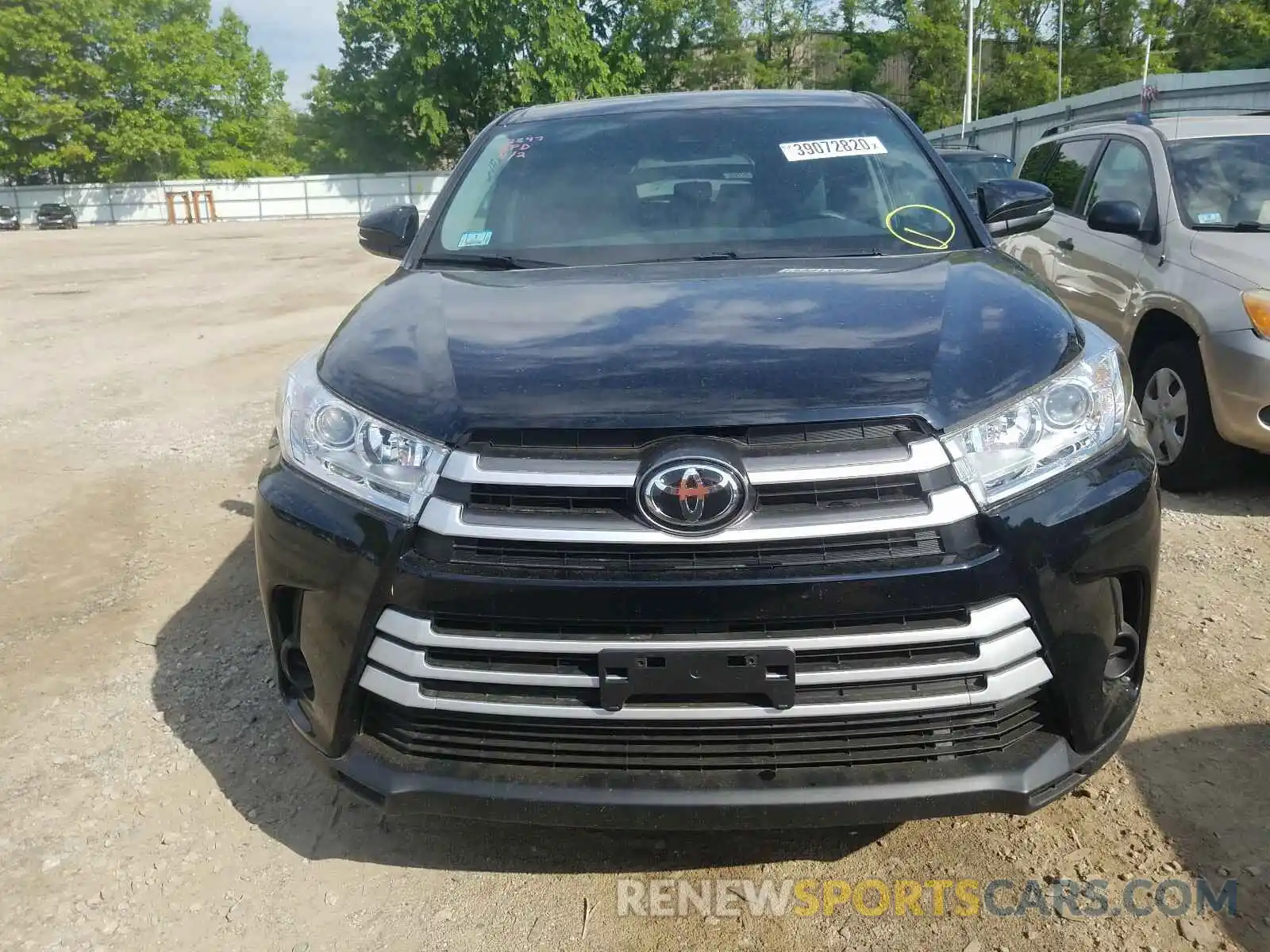 9 Photograph of a damaged car 5TDBZRFH1KS741273 TOYOTA HIGHLANDER 2019