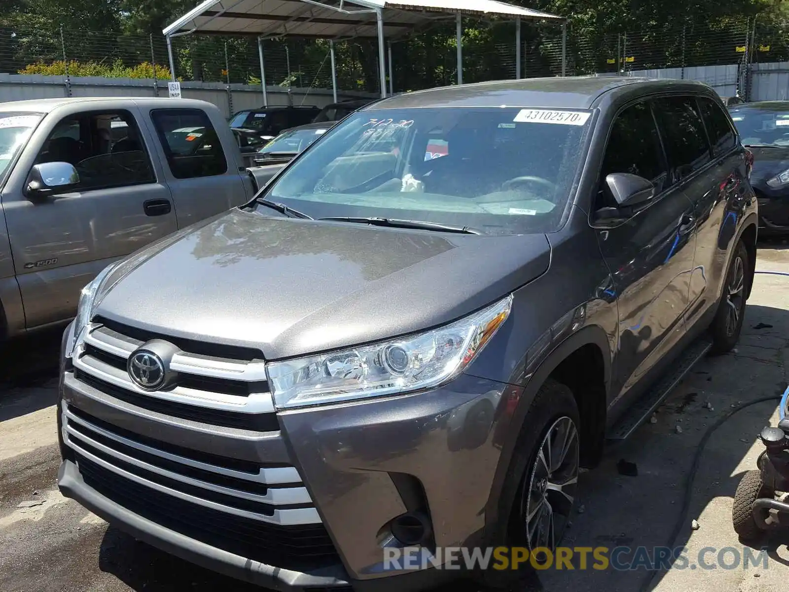 2 Photograph of a damaged car 5TDBZRFH1KS741838 TOYOTA HIGHLANDER 2019