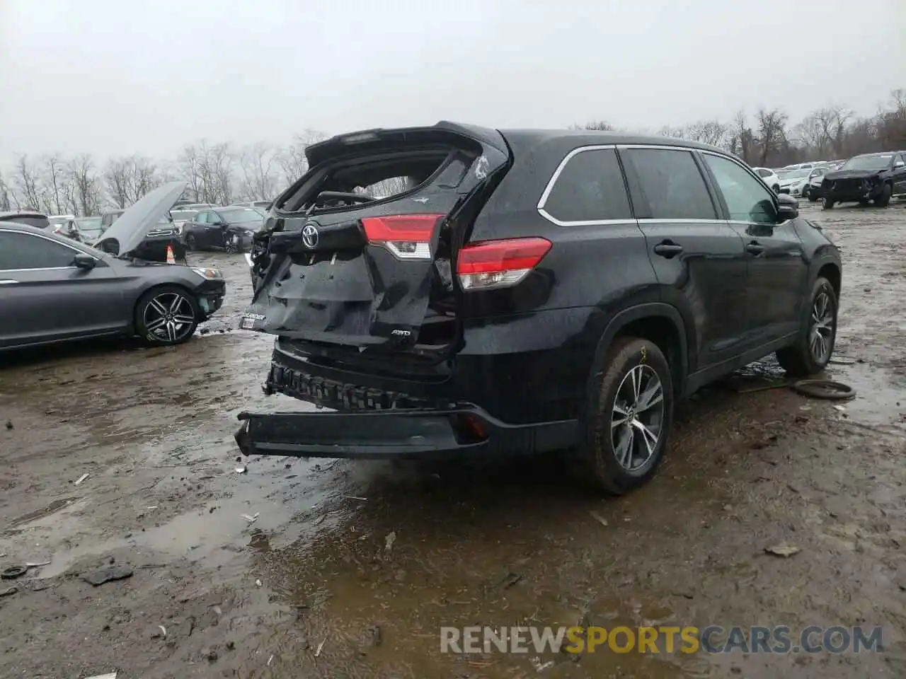 9 Photograph of a damaged car 5TDBZRFH1KS746943 TOYOTA HIGHLANDER 2019