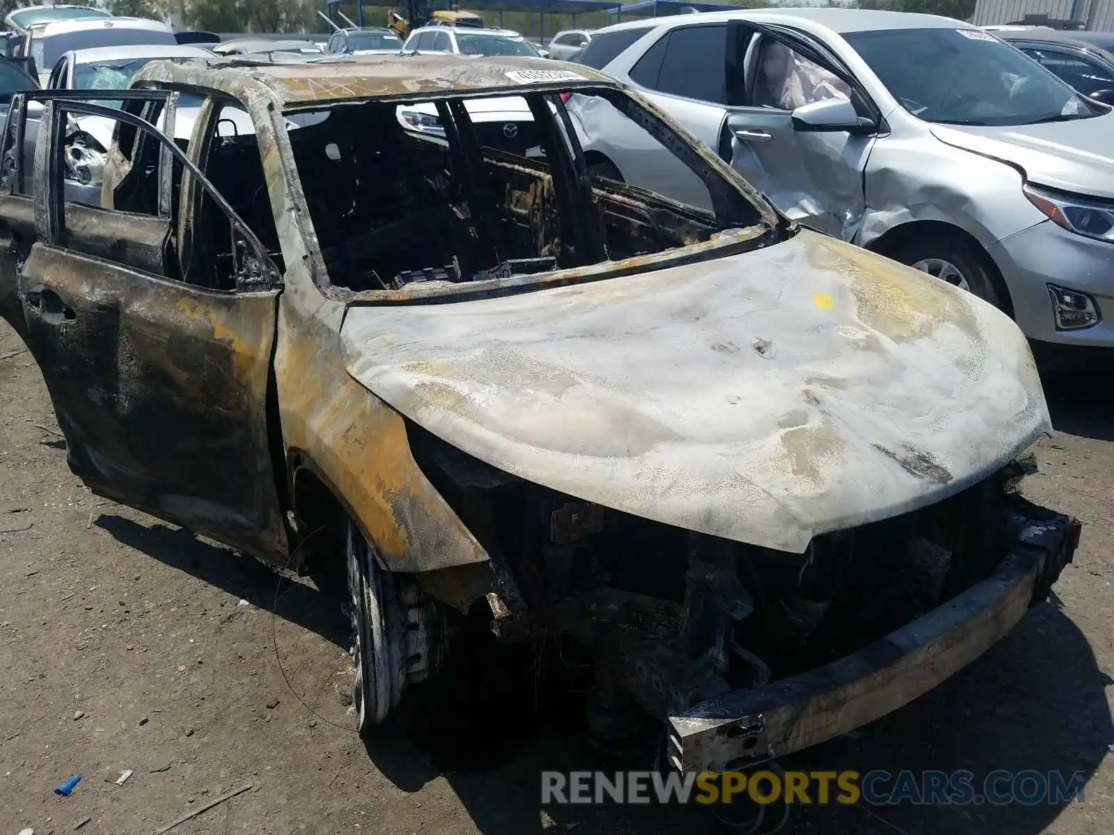 1 Photograph of a damaged car 5TDBZRFH1KS917450 TOYOTA HIGHLANDER 2019