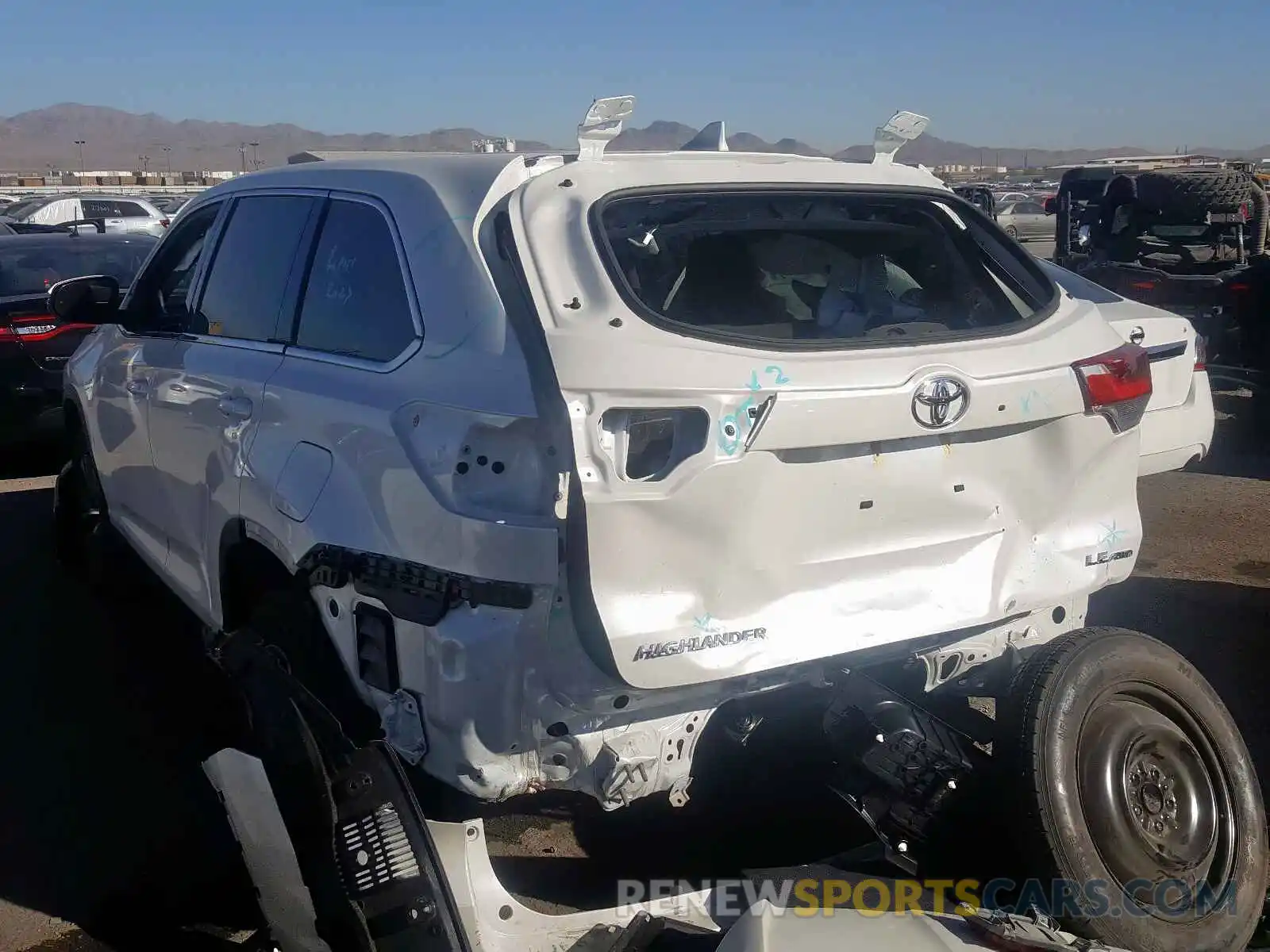 3 Photograph of a damaged car 5TDBZRFH1KS919652 TOYOTA HIGHLANDER 2019