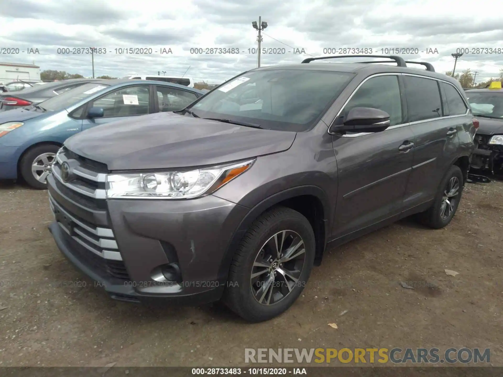 2 Photograph of a damaged car 5TDBZRFH1KS920445 TOYOTA HIGHLANDER 2019