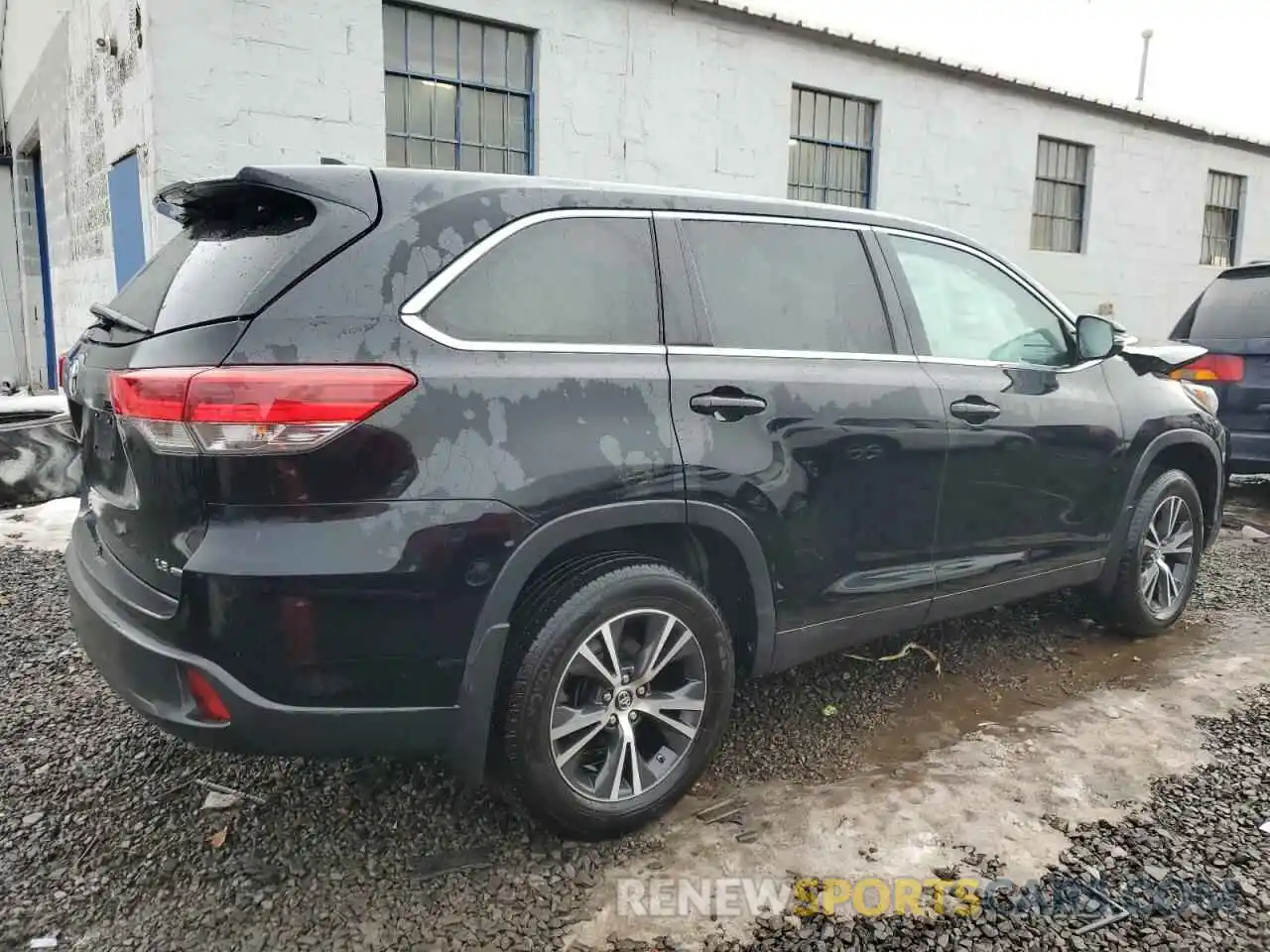 3 Photograph of a damaged car 5TDBZRFH1KS963098 TOYOTA HIGHLANDER 2019