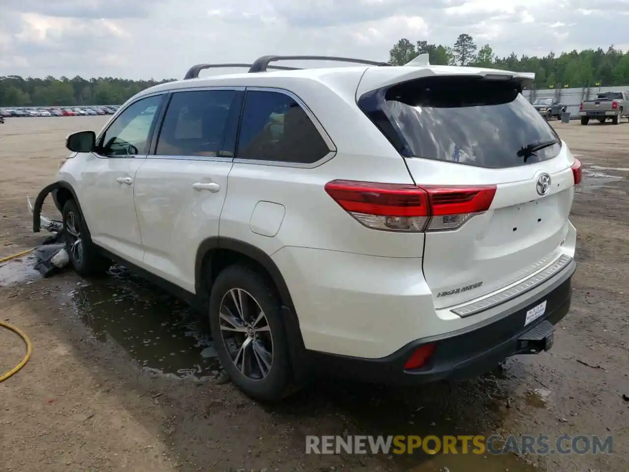 3 Photograph of a damaged car 5TDBZRFH1KS969564 TOYOTA HIGHLANDER 2019