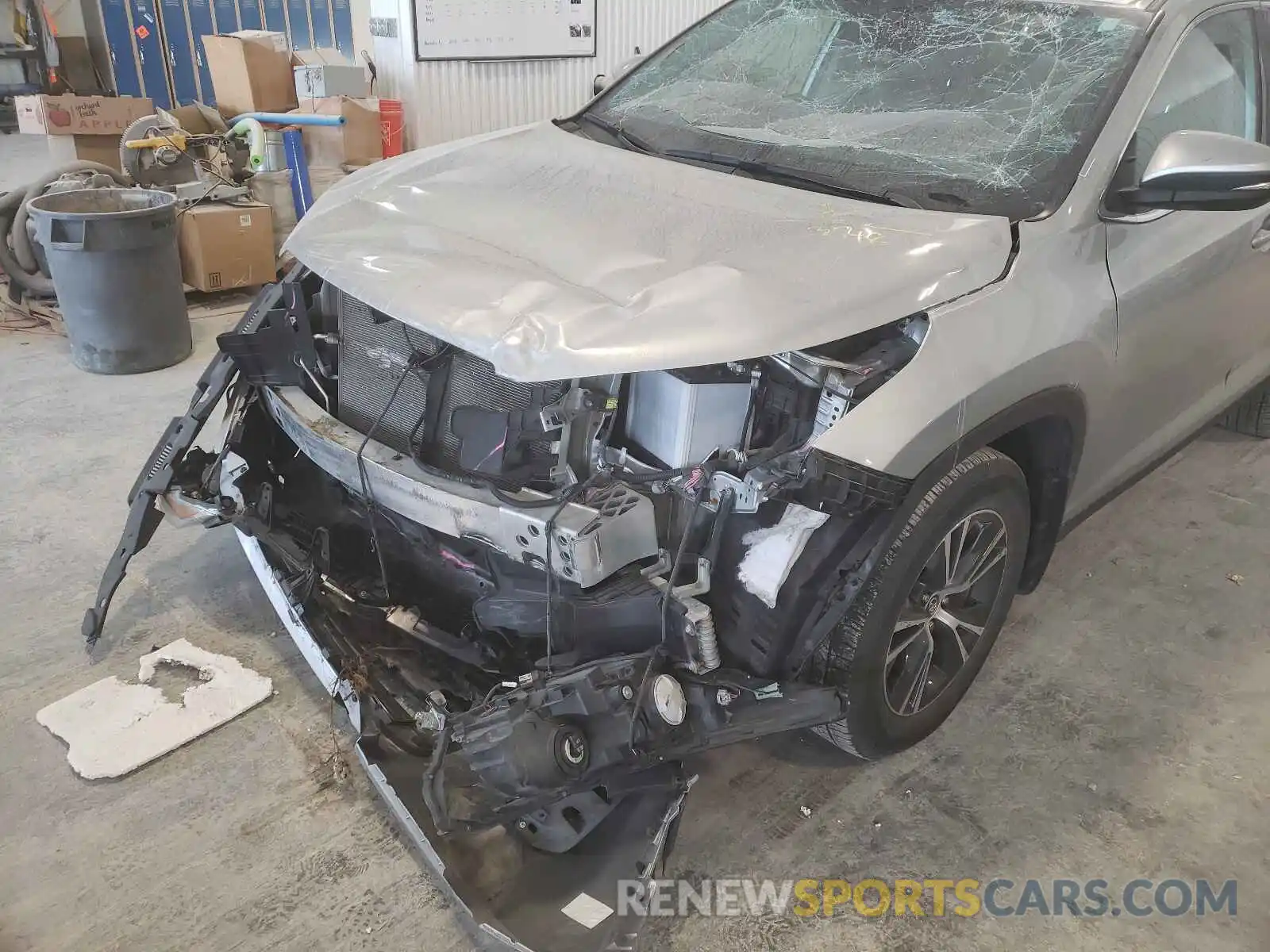 9 Photograph of a damaged car 5TDBZRFH1KS973548 TOYOTA HIGHLANDER 2019