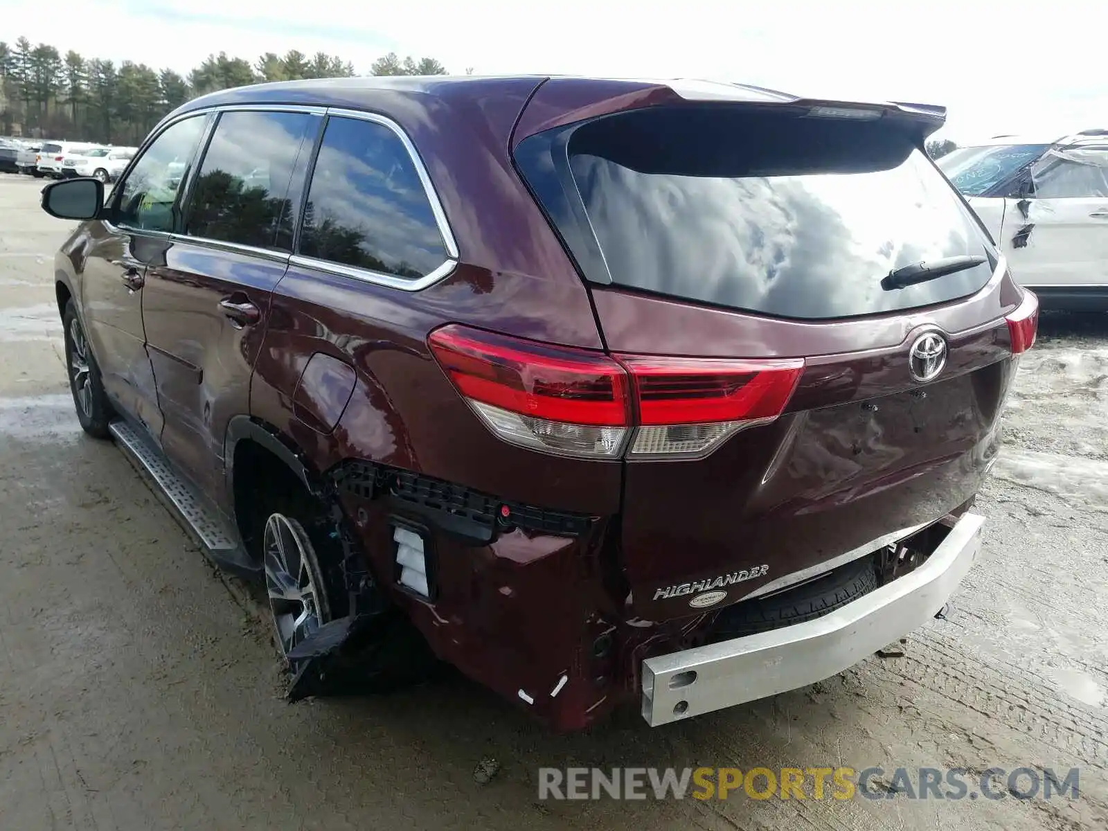 3 Photograph of a damaged car 5TDBZRFH1KS975607 TOYOTA HIGHLANDER 2019