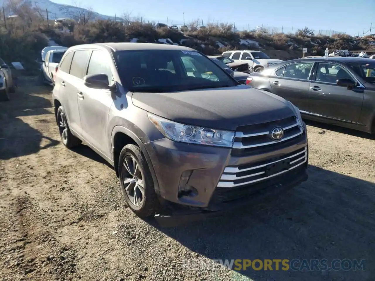 1 Photograph of a damaged car 5TDBZRFH1KS978863 TOYOTA HIGHLANDER 2019