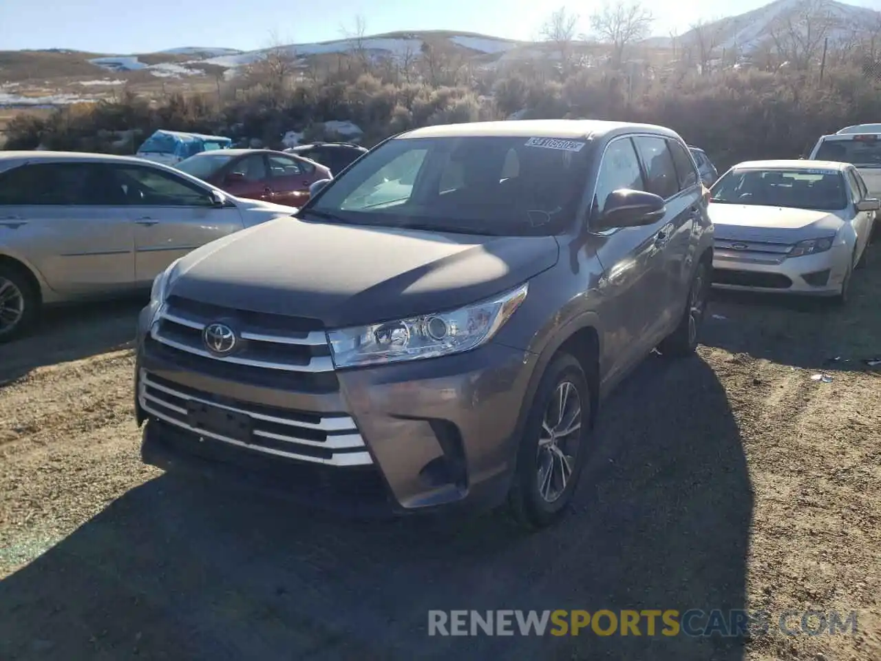 2 Photograph of a damaged car 5TDBZRFH1KS978863 TOYOTA HIGHLANDER 2019