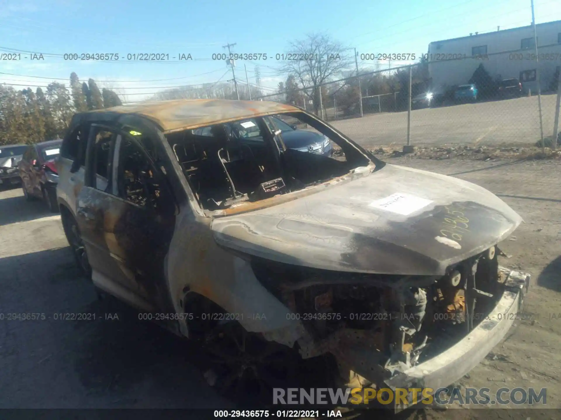 1 Photograph of a damaged car 5TDBZRFH1KS978992 TOYOTA HIGHLANDER 2019