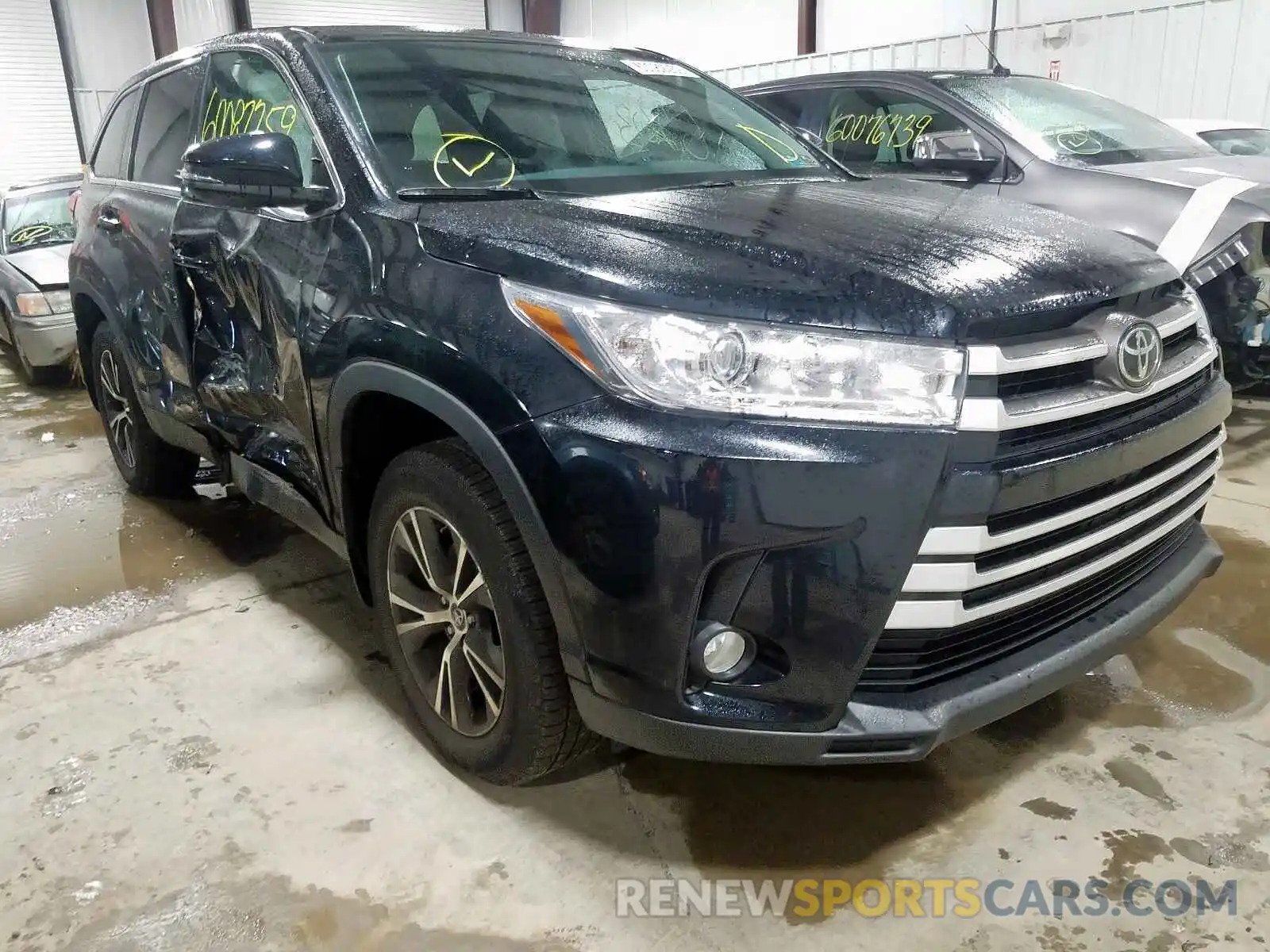 1 Photograph of a damaged car 5TDBZRFH1KS979219 TOYOTA HIGHLANDER 2019