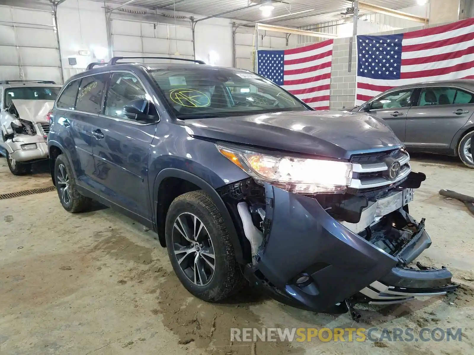 1 Photograph of a damaged car 5TDBZRFH1KS981973 TOYOTA HIGHLANDER 2019