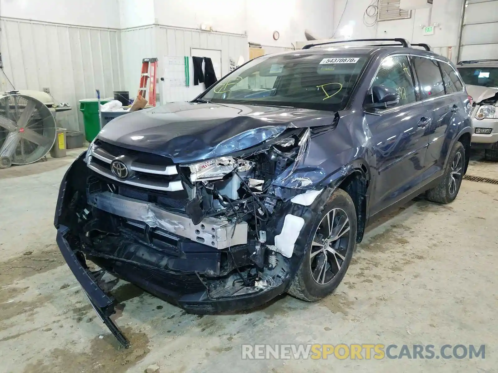 2 Photograph of a damaged car 5TDBZRFH1KS981973 TOYOTA HIGHLANDER 2019