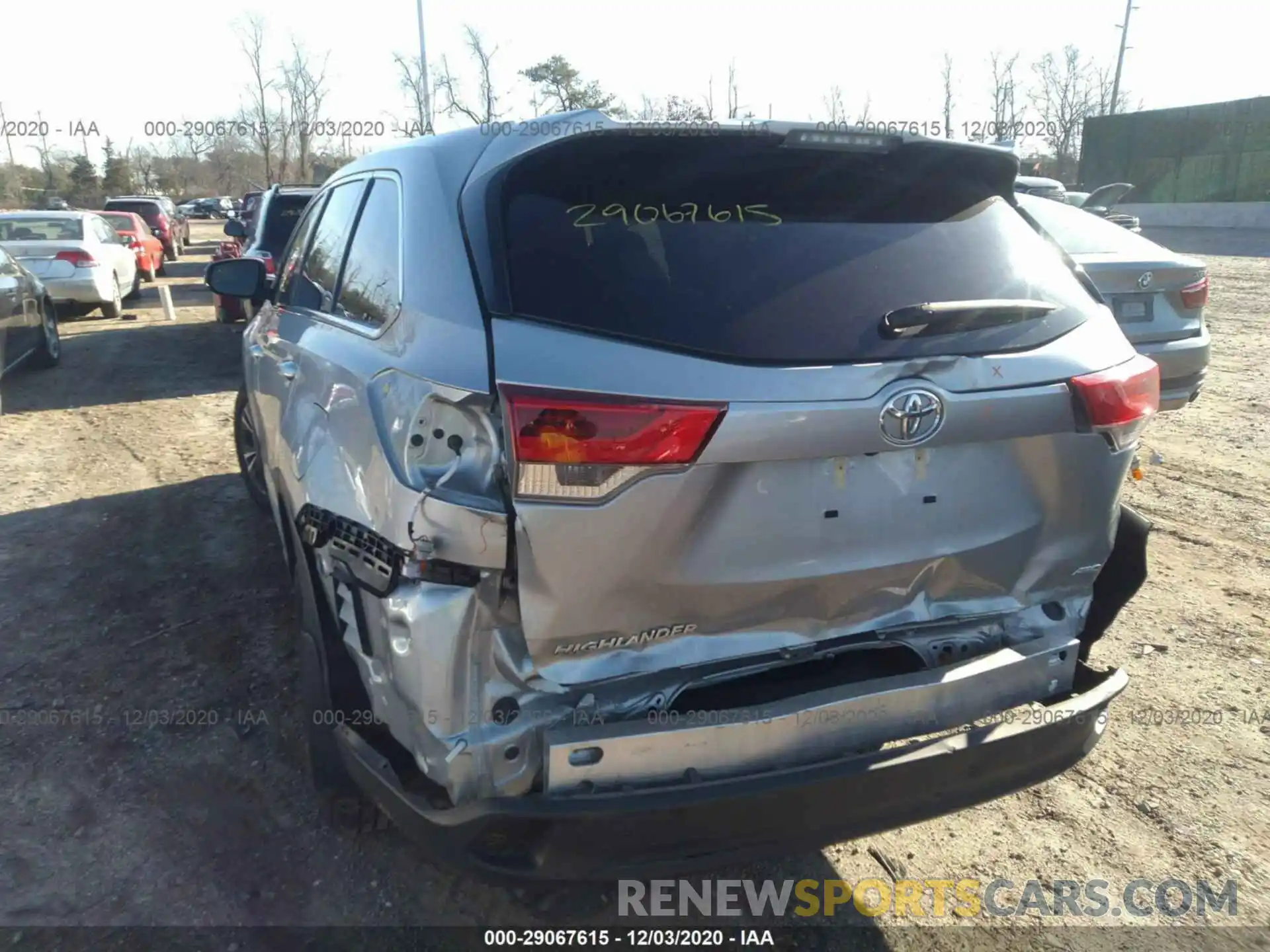 6 Photograph of a damaged car 5TDBZRFH1KS985358 TOYOTA HIGHLANDER 2019