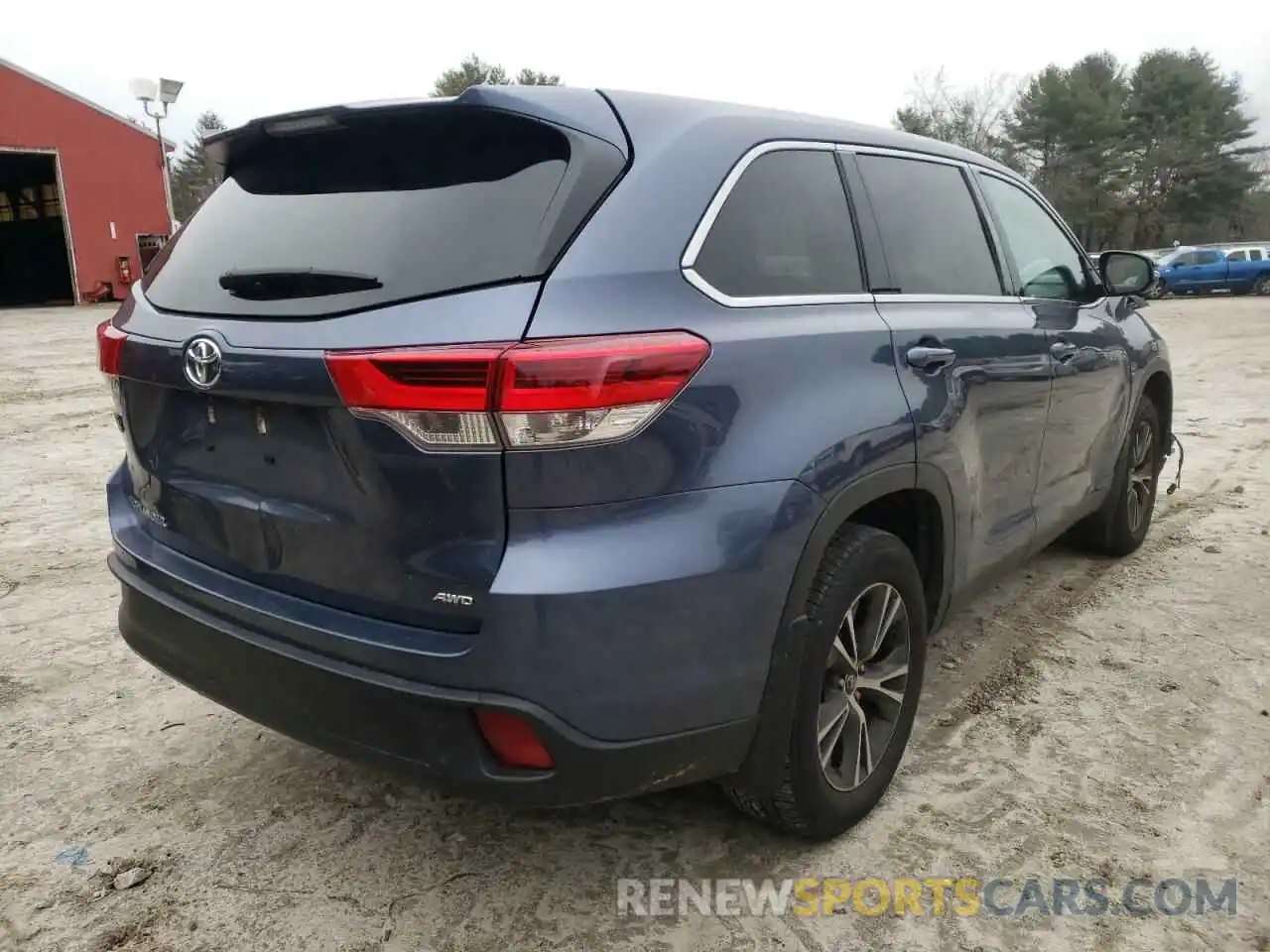 4 Photograph of a damaged car 5TDBZRFH1KS986106 TOYOTA HIGHLANDER 2019