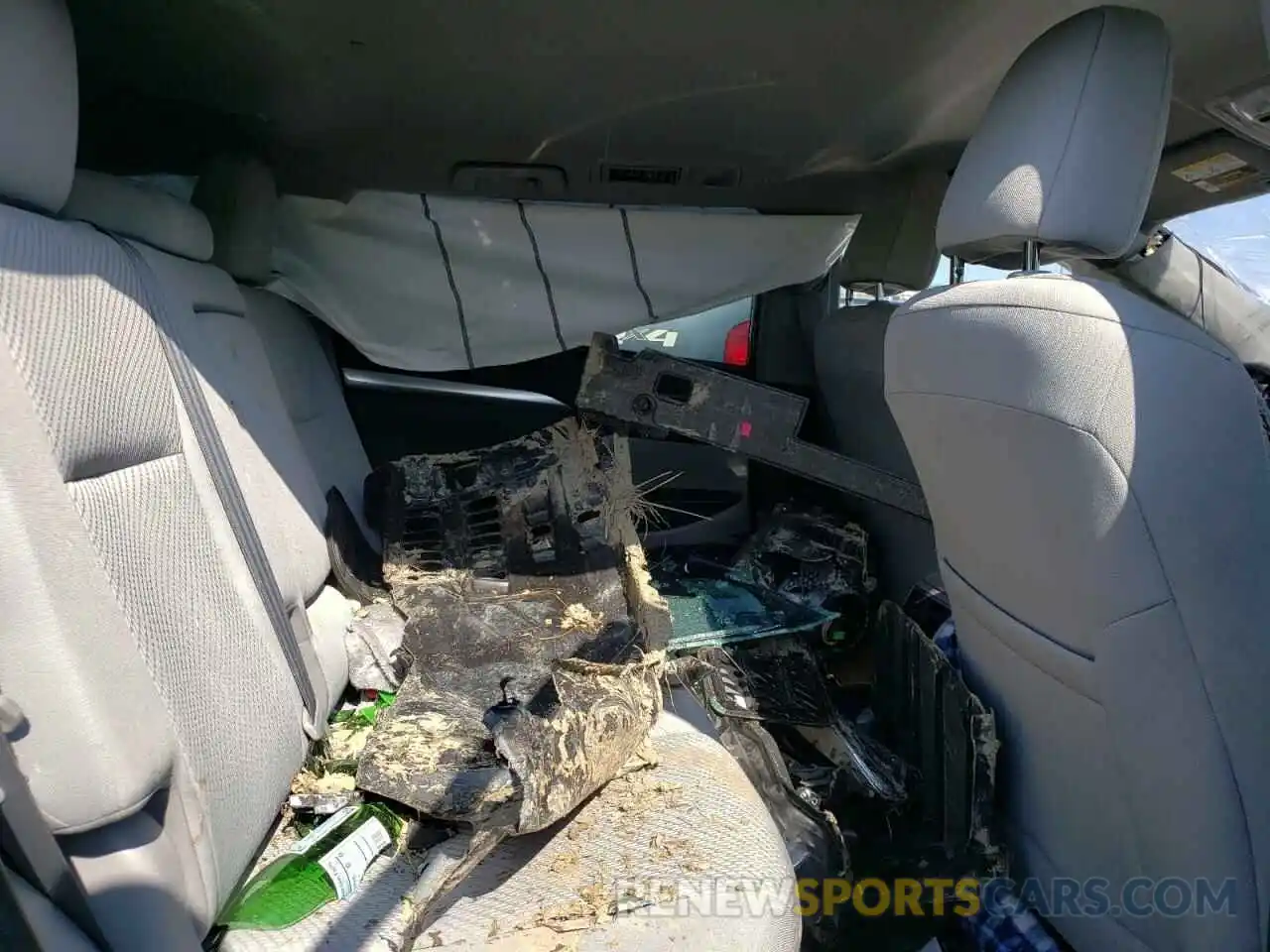 6 Photograph of a damaged car 5TDBZRFH2KS702868 TOYOTA HIGHLANDER 2019