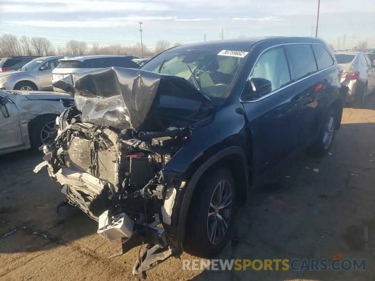 2 Photograph of a damaged car 5TDBZRFH2KS705608 TOYOTA HIGHLANDER 2019