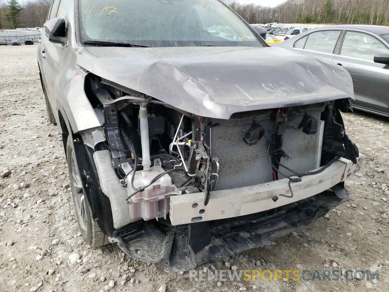 9 Photograph of a damaged car 5TDBZRFH2KS713983 TOYOTA HIGHLANDER 2019