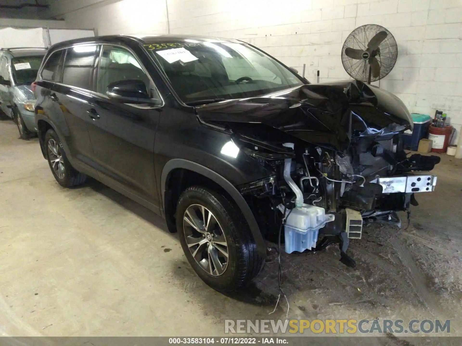 1 Photograph of a damaged car 5TDBZRFH2KS717368 TOYOTA HIGHLANDER 2019