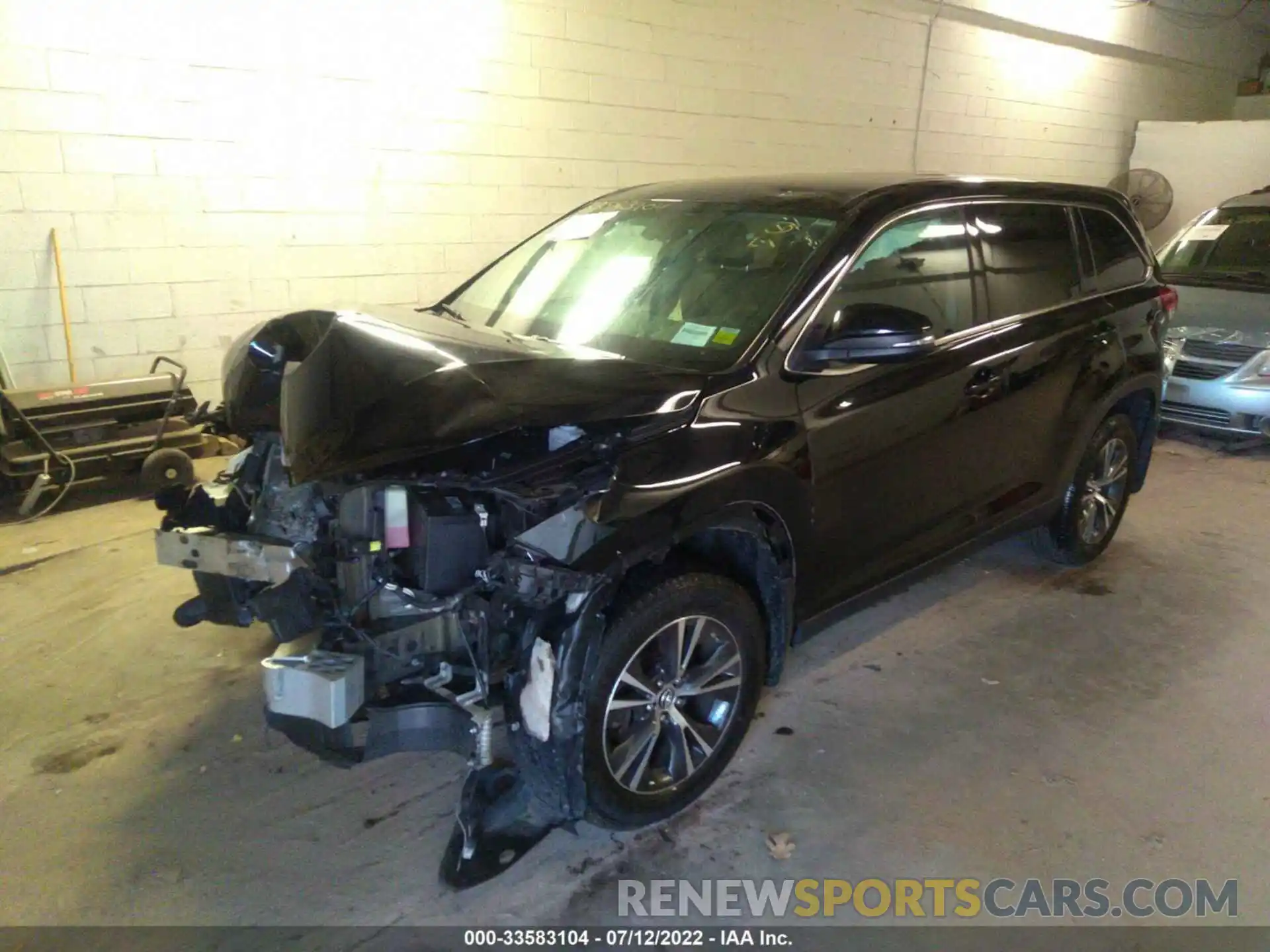 2 Photograph of a damaged car 5TDBZRFH2KS717368 TOYOTA HIGHLANDER 2019