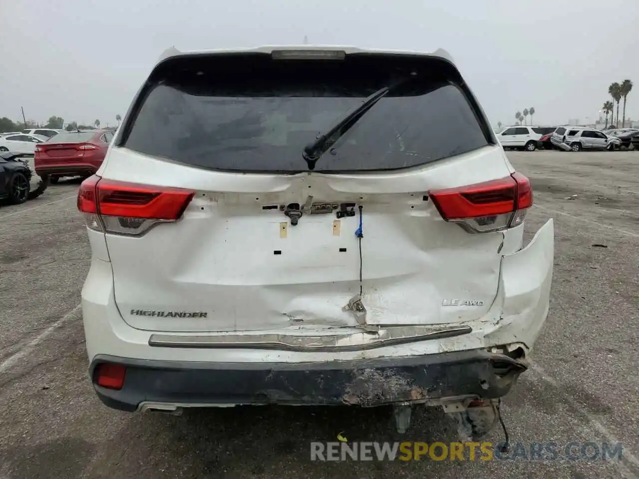 9 Photograph of a damaged car 5TDBZRFH2KS717449 TOYOTA HIGHLANDER 2019