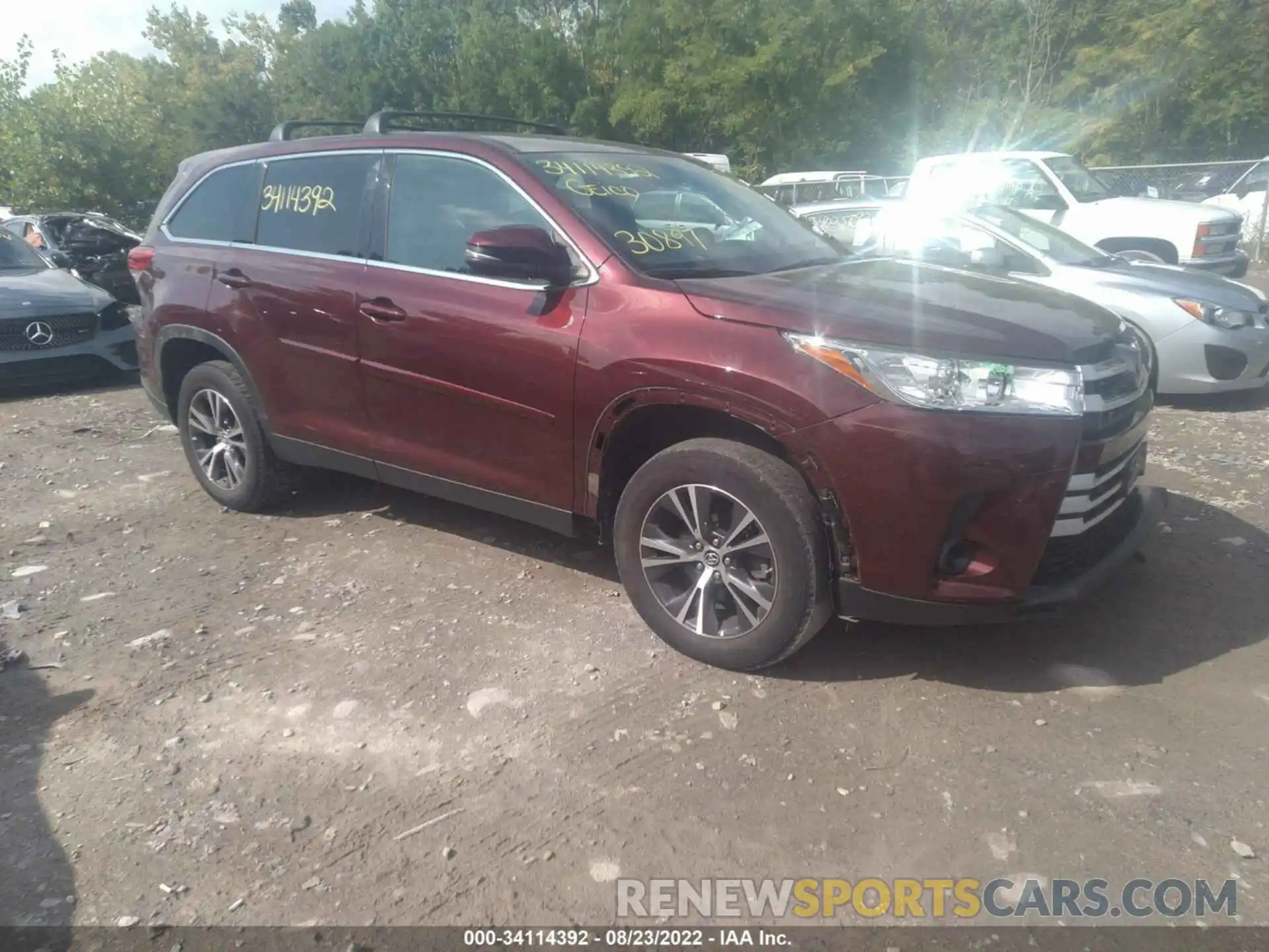 1 Фотография поврежденного автомобиля 5TDBZRFH2KS720500 TOYOTA HIGHLANDER 2019