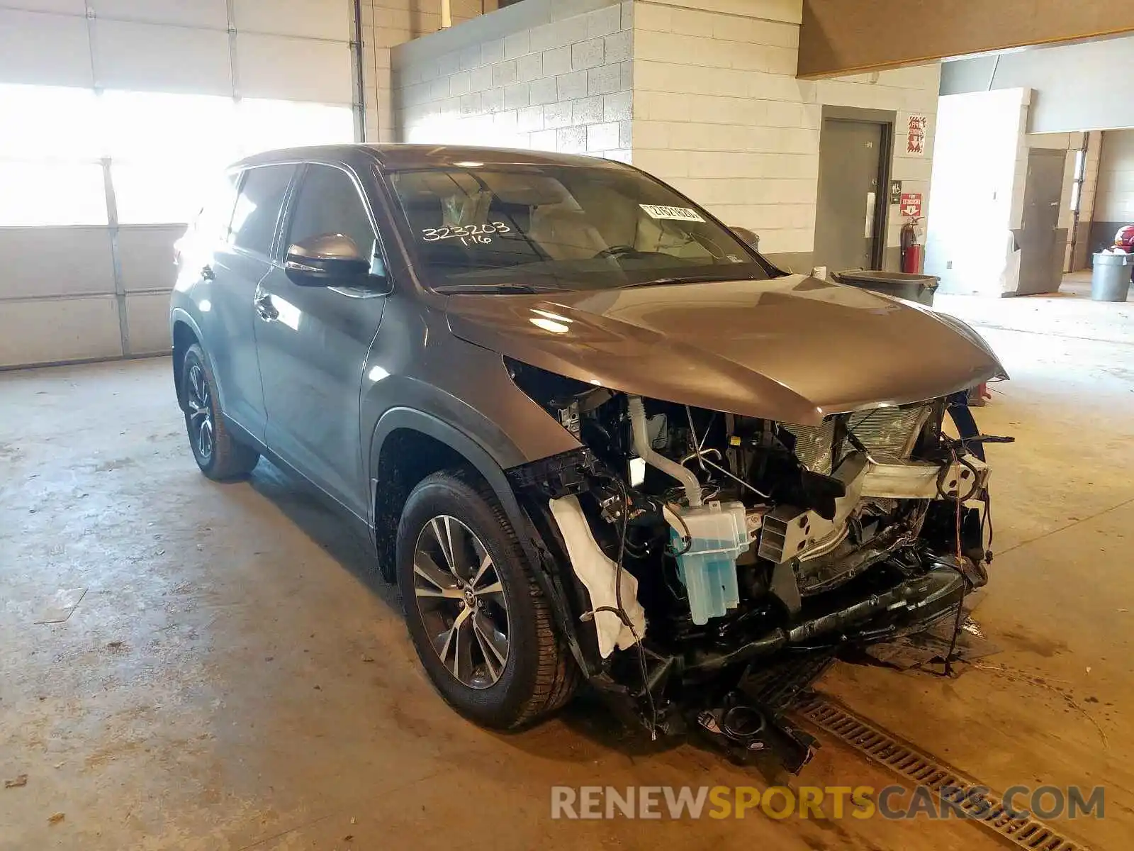 1 Photograph of a damaged car 5TDBZRFH2KS724787 TOYOTA HIGHLANDER 2019