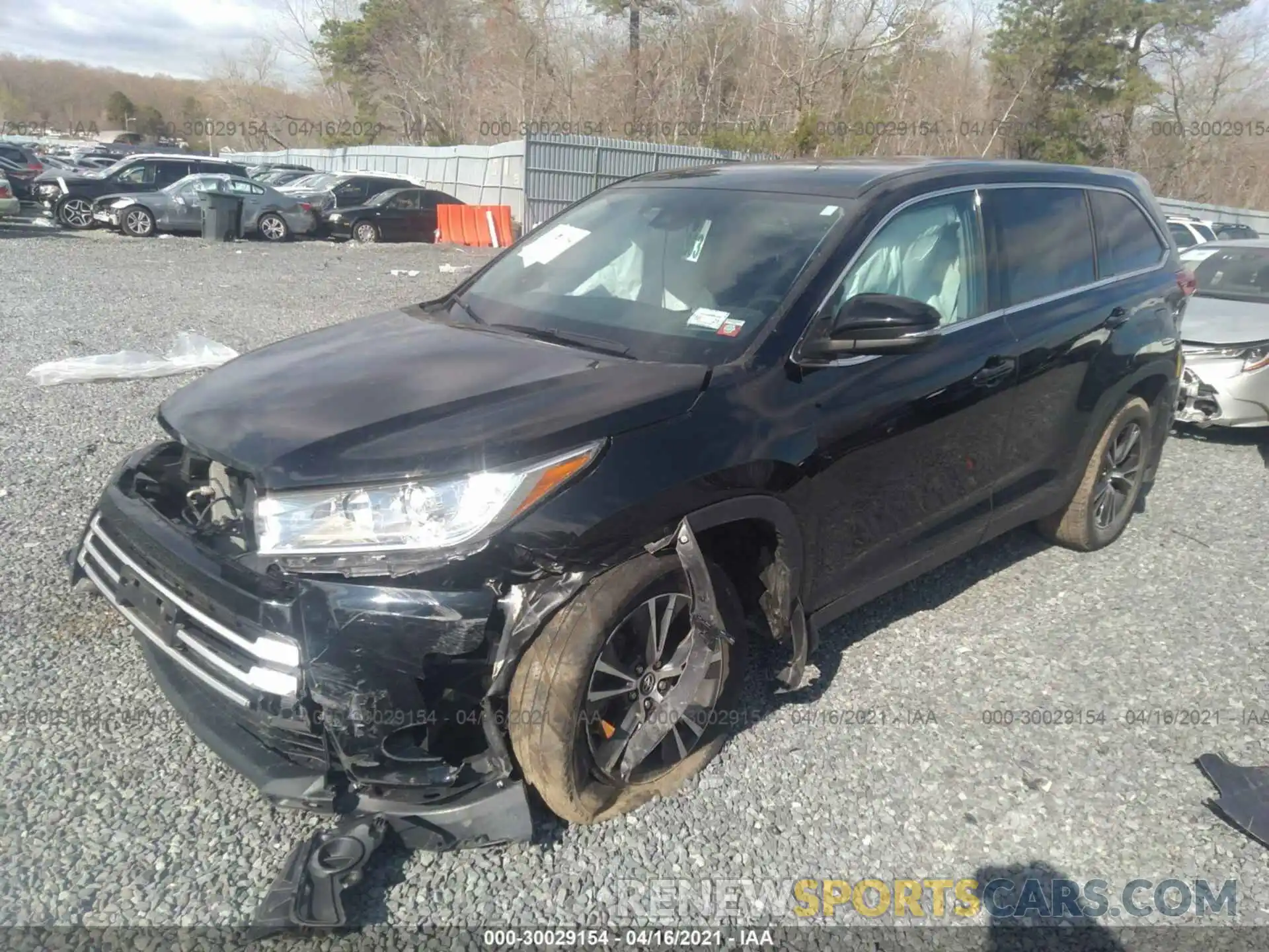 2 Photograph of a damaged car 5TDBZRFH2KS729035 TOYOTA HIGHLANDER 2019