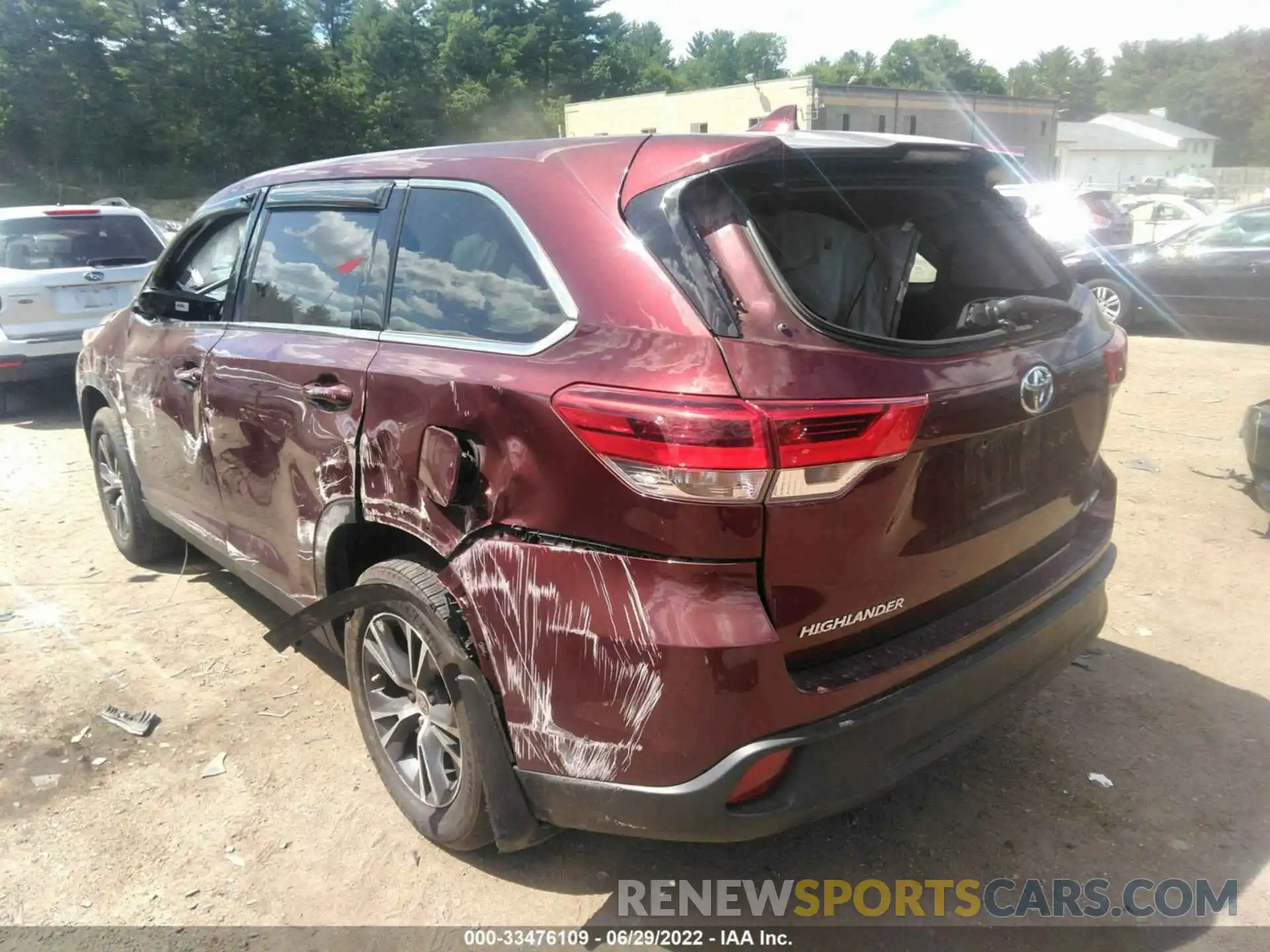 3 Photograph of a damaged car 5TDBZRFH2KS743680 TOYOTA HIGHLANDER 2019