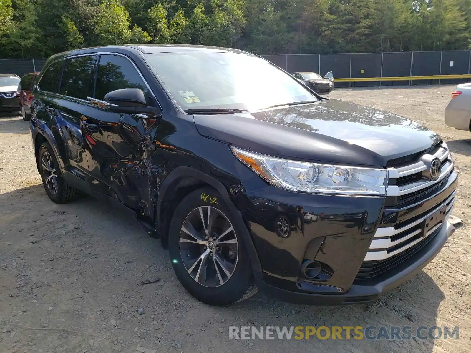 1 Photograph of a damaged car 5TDBZRFH2KS747549 TOYOTA HIGHLANDER 2019