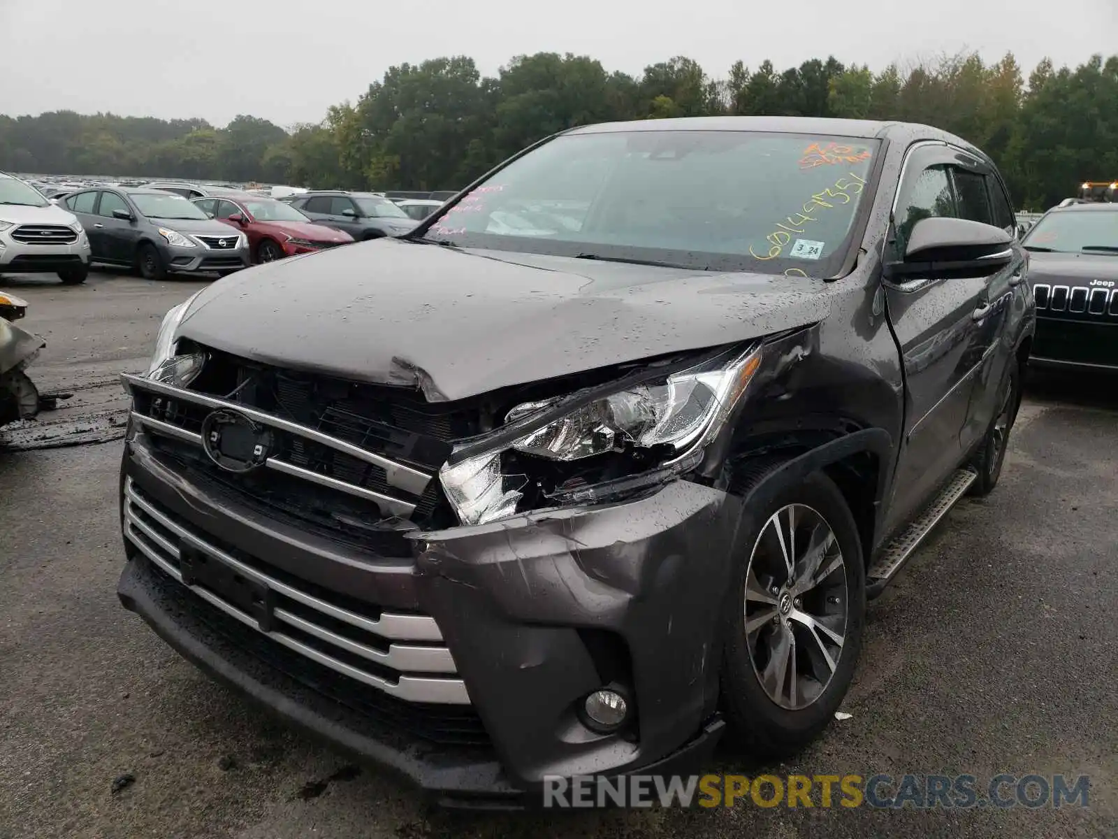 2 Photograph of a damaged car 5TDBZRFH2KS916047 TOYOTA HIGHLANDER 2019