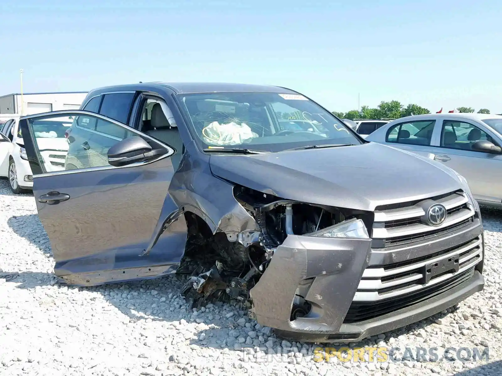 1 Photograph of a damaged car 5TDBZRFH2KS918056 TOYOTA HIGHLANDER 2019