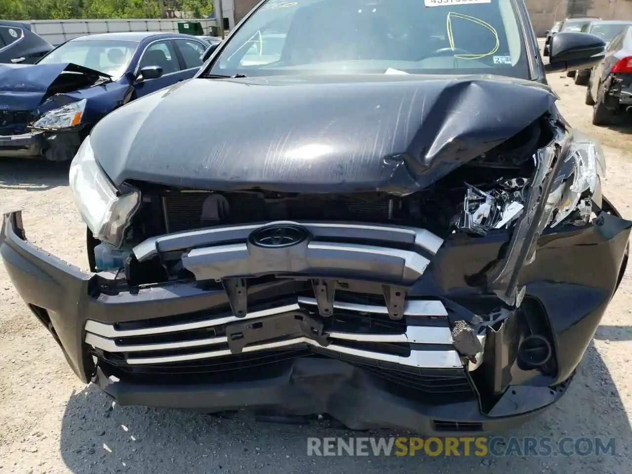 9 Photograph of a damaged car 5TDBZRFH2KS918154 TOYOTA HIGHLANDER 2019