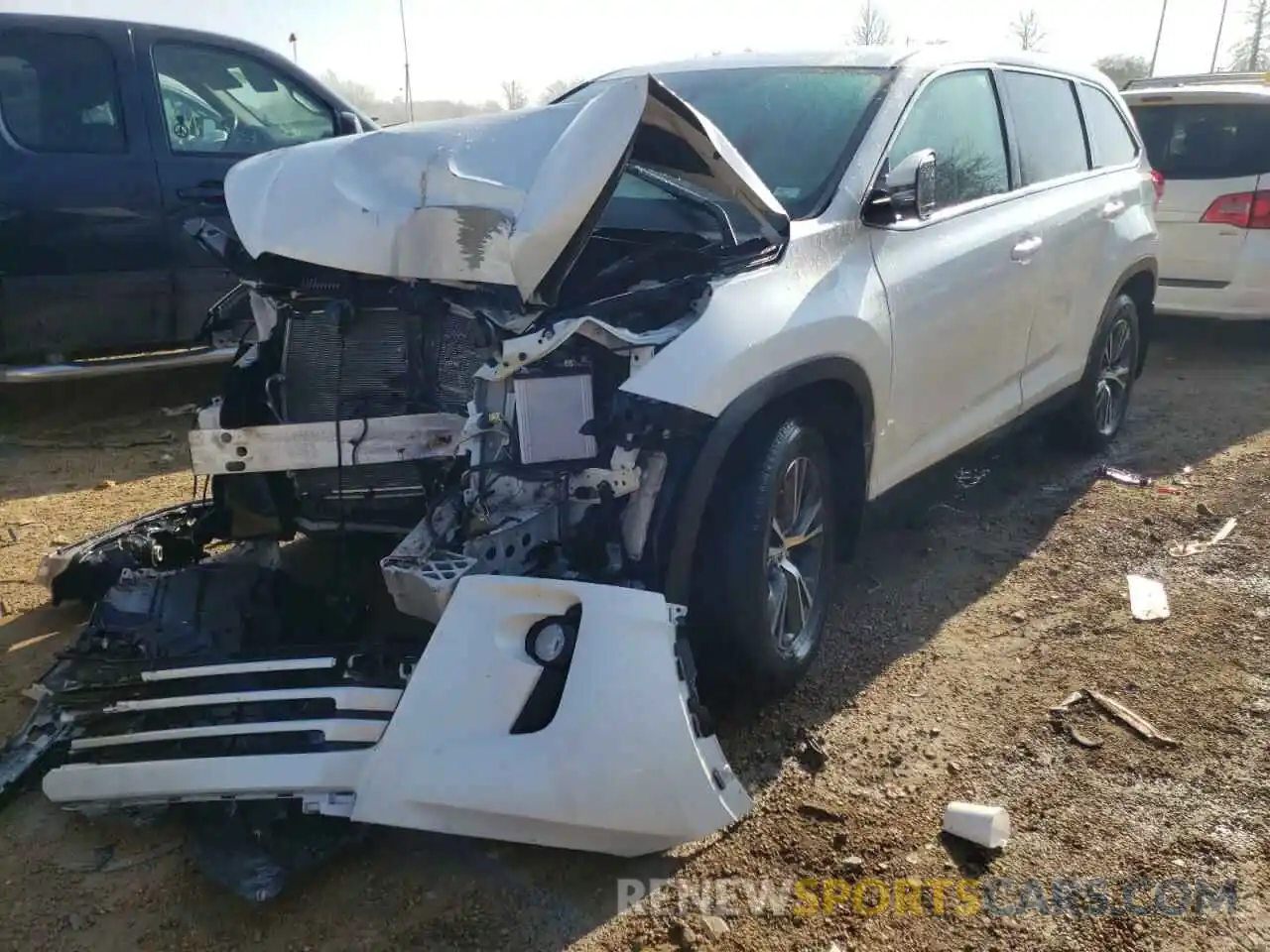 2 Photograph of a damaged car 5TDBZRFH2KS921829 TOYOTA HIGHLANDER 2019