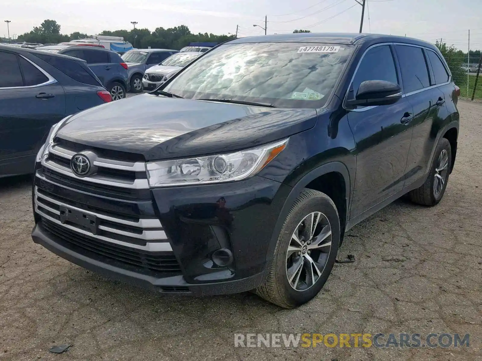 2 Photograph of a damaged car 5TDBZRFH2KS923189 TOYOTA HIGHLANDER 2019